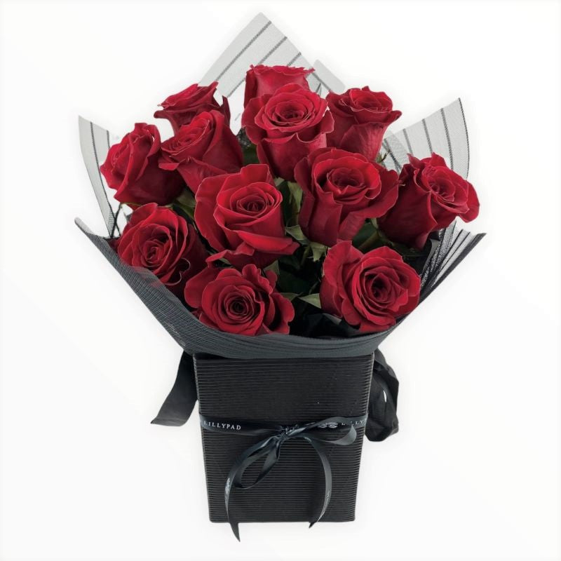 Revere - 12 premium red roses gift boxed