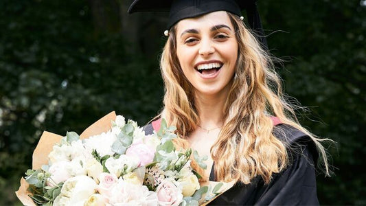 Celebrate Life`s Milestones with Graduation Flowers in Melbourne