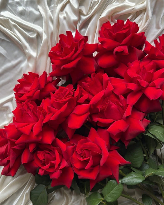 Reflexed Roses for Weddings | A Favourite Lillypad Wedding Flower Technique