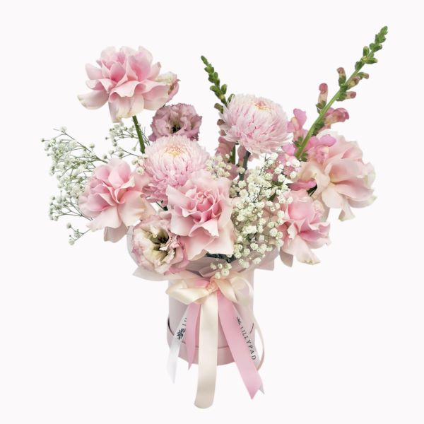 Flora - Soft Pink Flower Arrangement of Roses, & Baby's Breath