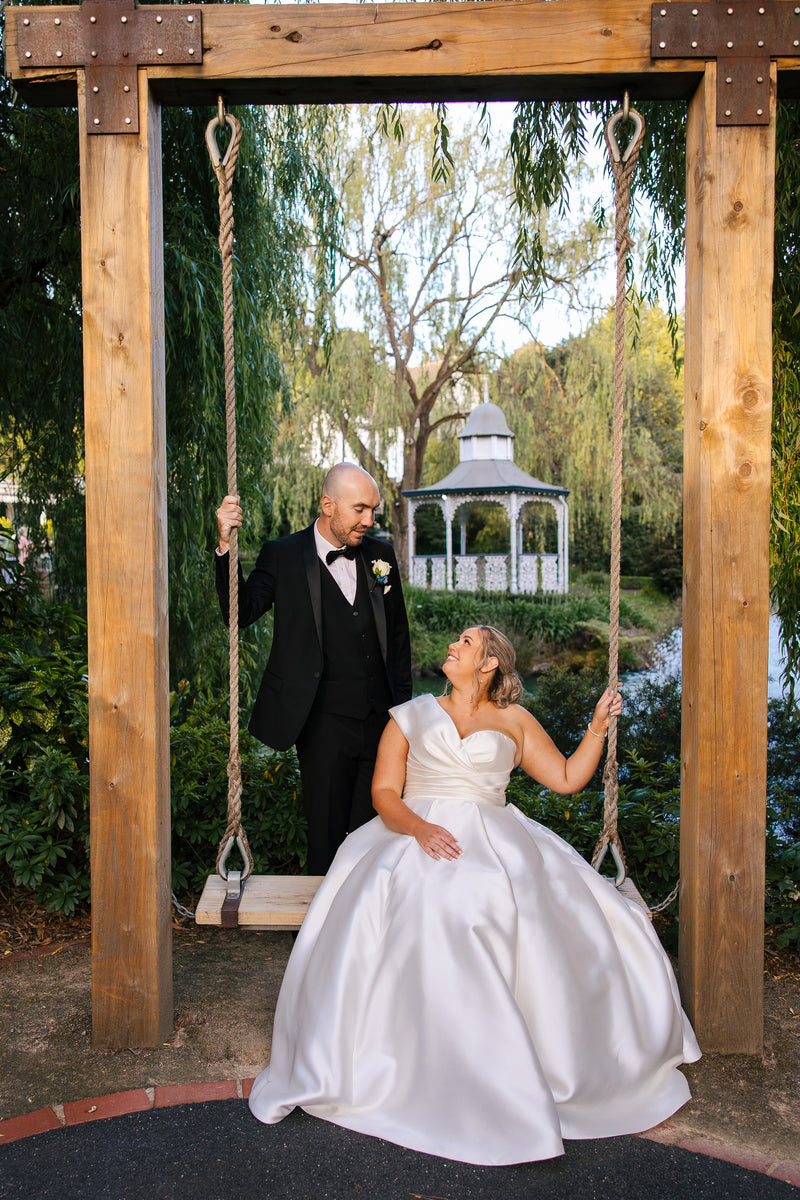 Florist: Lillypad Flowers
Venue: Ballara Receptions
Photographer: perlaphotography
