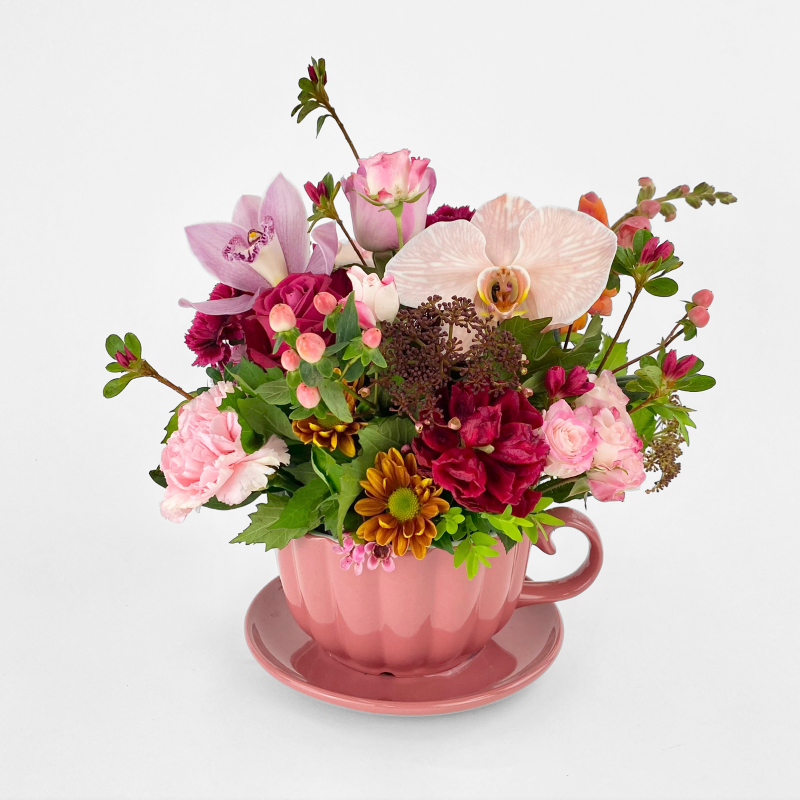 Mimi - Teacup and Flower Arrangement